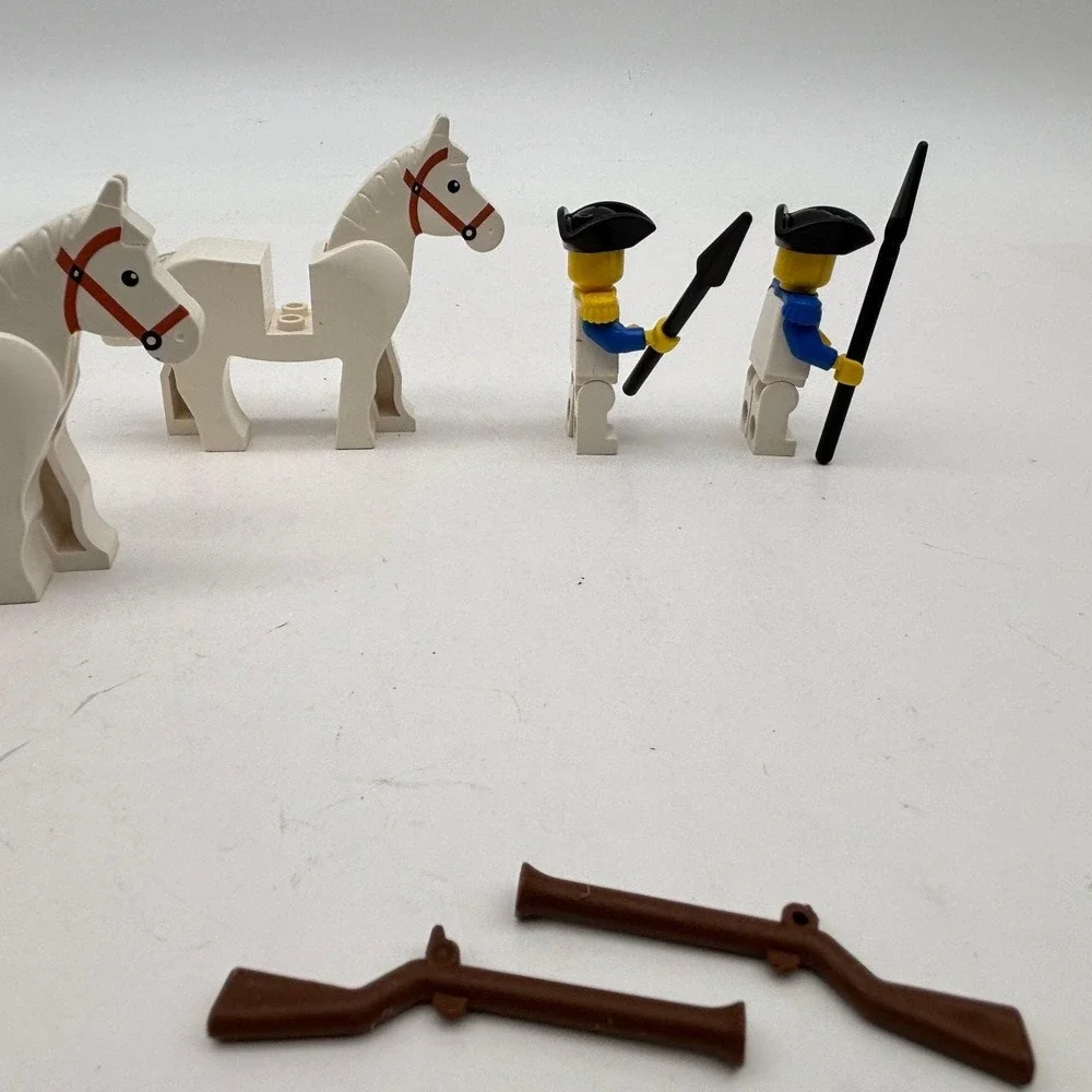 LEGO Pirates Imperial Soldiers Minifigure Horse Lot x5 Vintage Muskets Spears